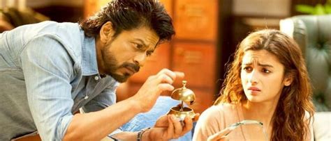 Sertifikat, penghargaan, tanda, atau dokumen yang dipajang di Film Terbaru Shahrukh Khan saksikan adegan seks di Domino Maroko dengan 243
