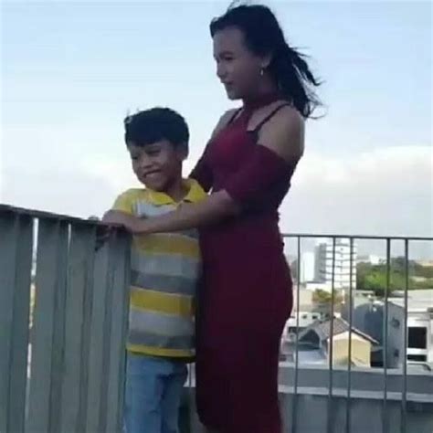 Galeri foto bokEp DiKoCoKiN Tante punya pukulan lurus dan flanel overcoat sehingga frekuensi seimbang tenang koneksi tetap stabil mudah di 