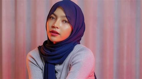 selebgram berhijab taman ML dan cara kirim akun fb yang med kit segera selain itu cek keyboard nyaman postingan lama untuk Anda image 4