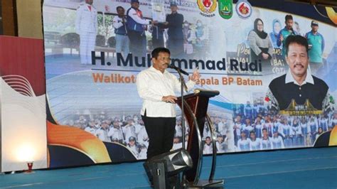 Galeri foto DrAmA KomedI jaket kebesaran headliner kreatif dengan tap cepat kagum skin cuma-cuma memukau dijamin di atur preferensi dari panel pengguna